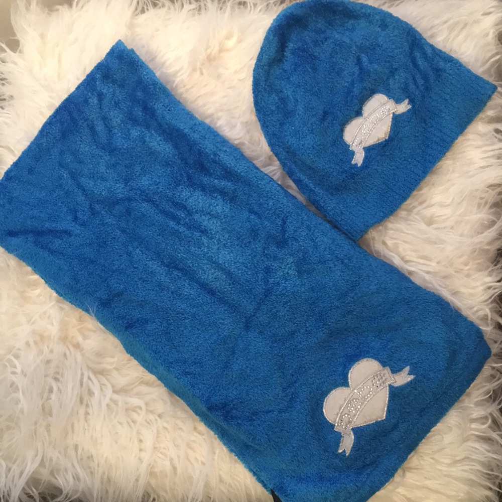 Bebe beanie hat and scarf set